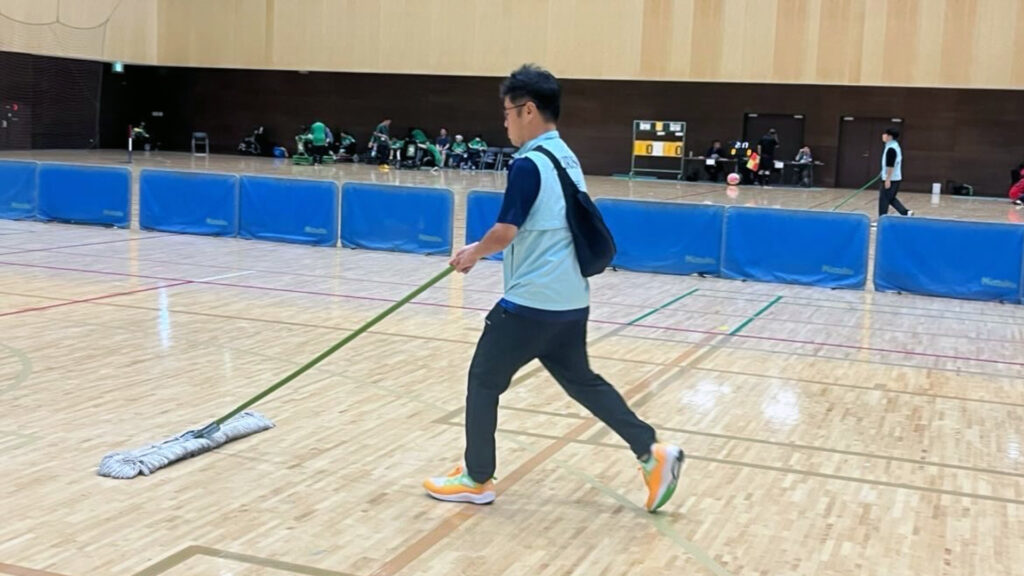 2025년 전동 휠체어 축구 대회 청소의 모습